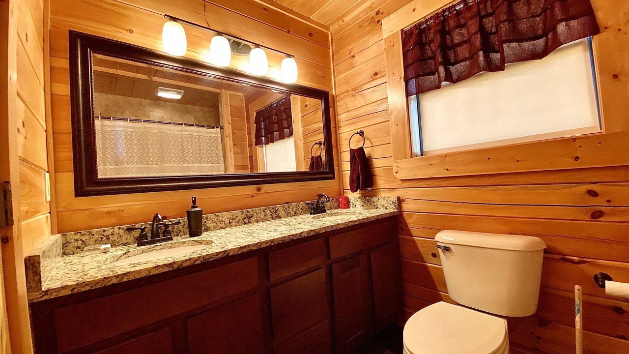 Photo of Bathroom in Rock Harbor