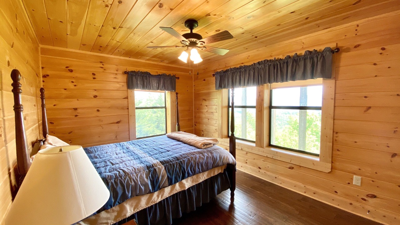 Photo of Bedroom in Rock Harbor