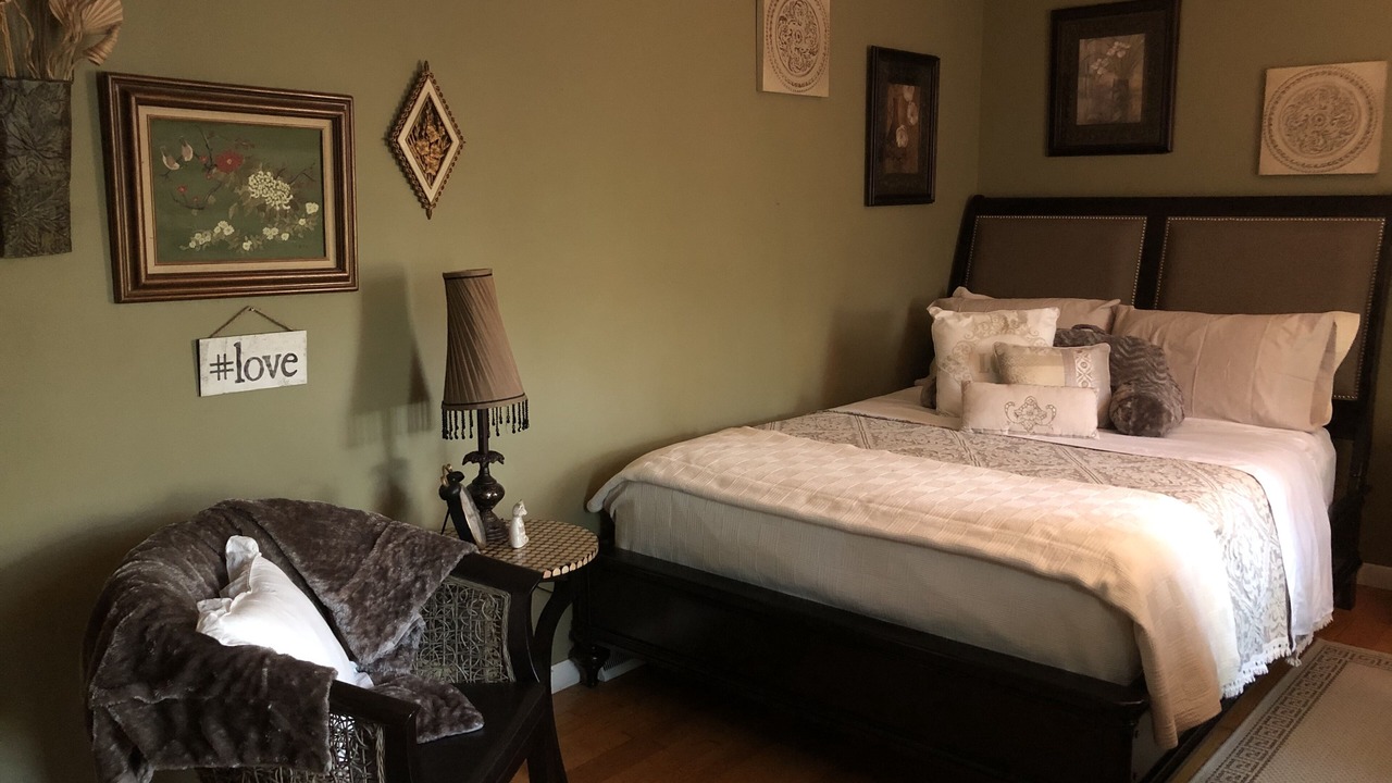 Photo of Bedroom in Berkeley Springs