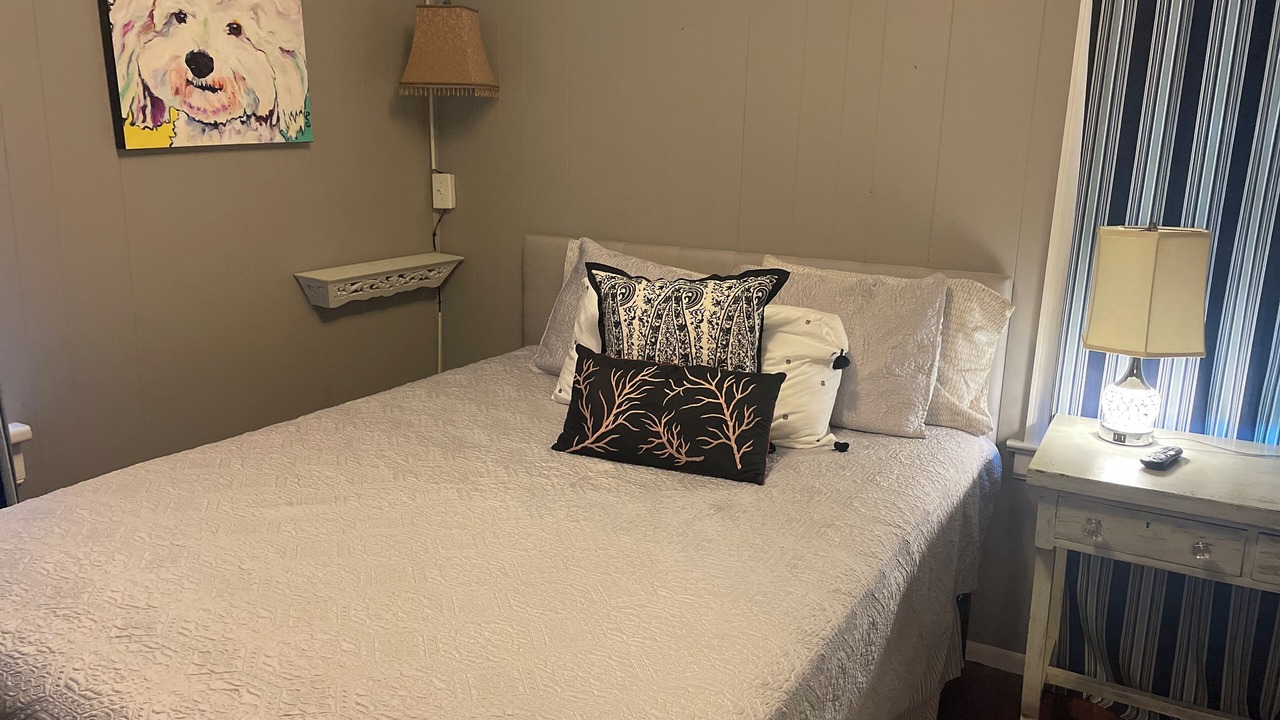 Photo of Bedroom in Chic's Beach