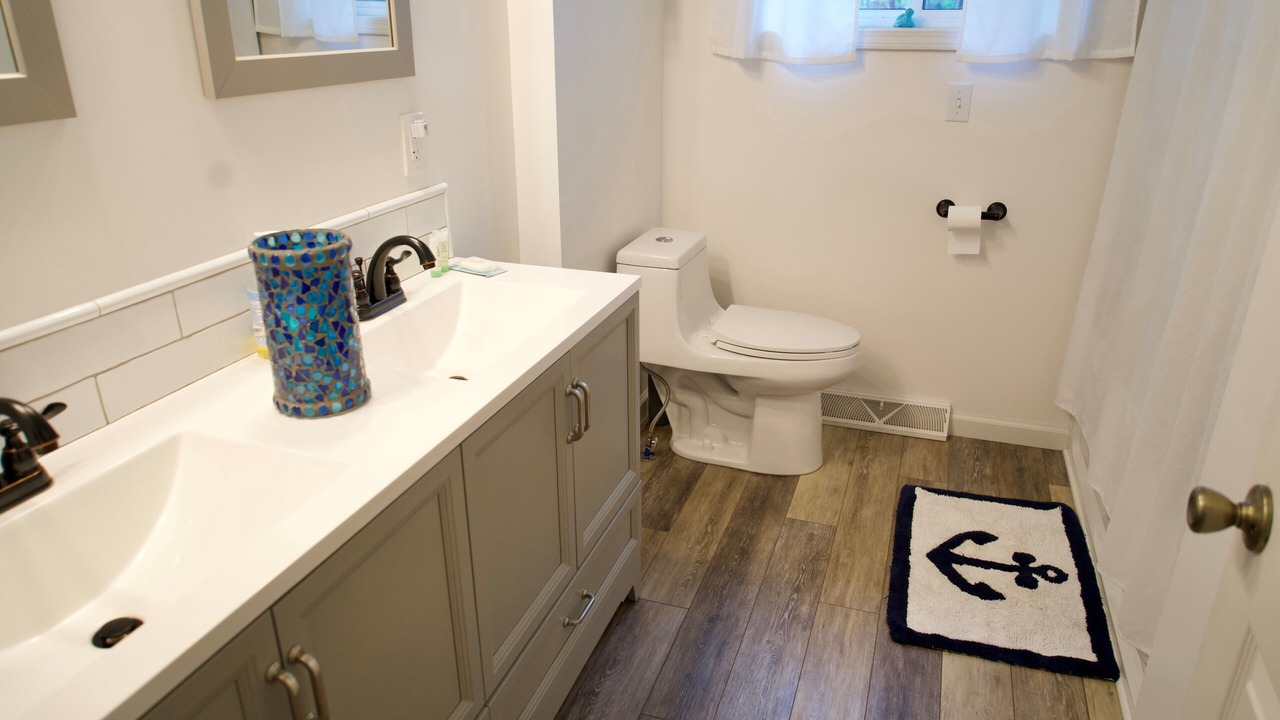 Photo of Bathroom in Craig Beach