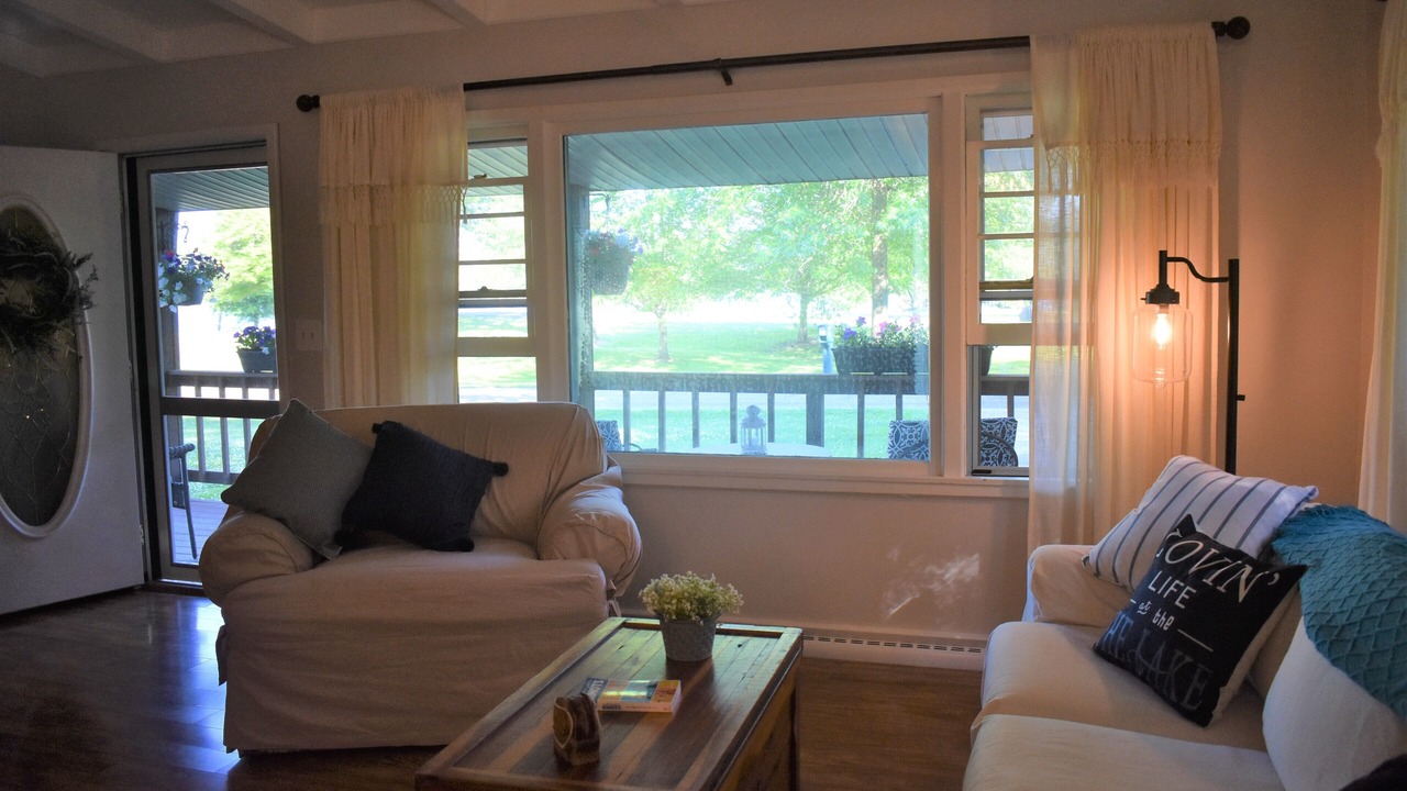 Photo of Livingroom in Craig Beach