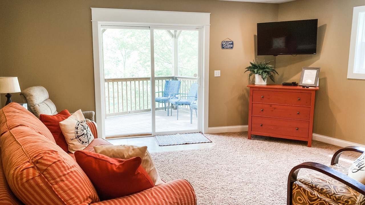 Photo of Bedroom in Flat Hollow Marina
