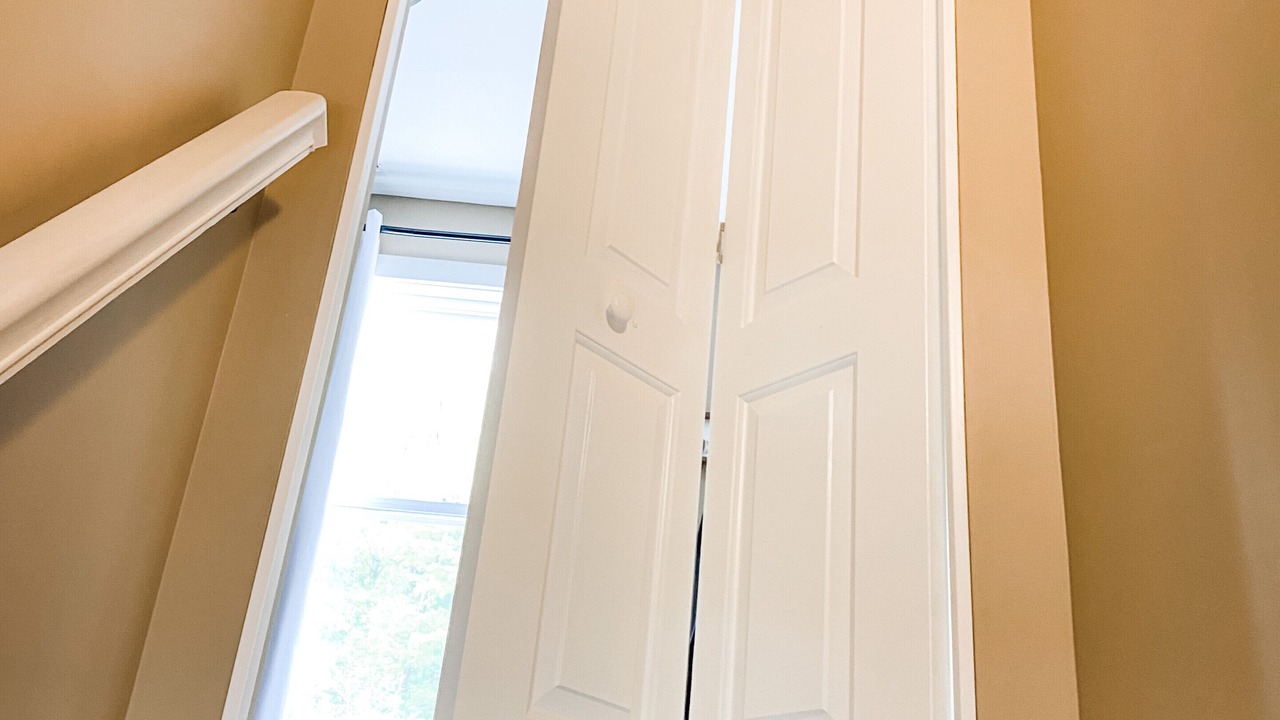 Photo of Bedroom in Flat Hollow Marina