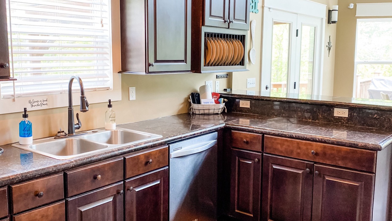 Photo of Kitchen in Flat Hollow Marina