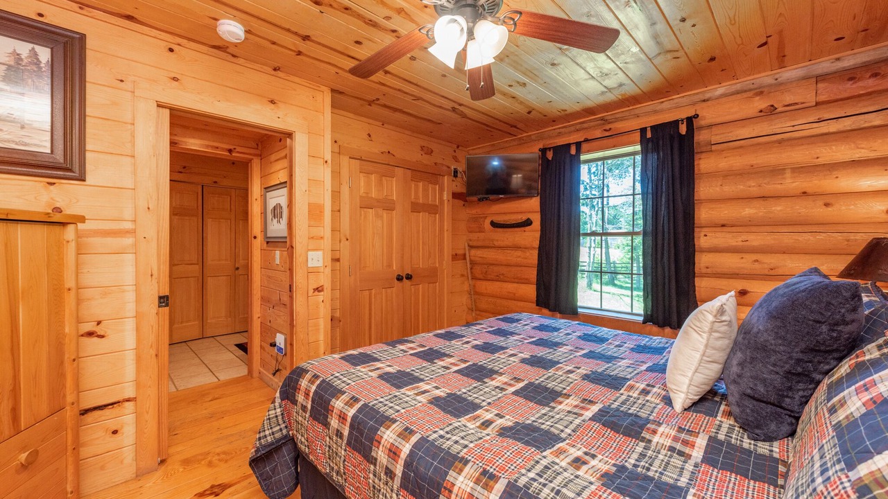 Photo of Bedroom in Thayerville