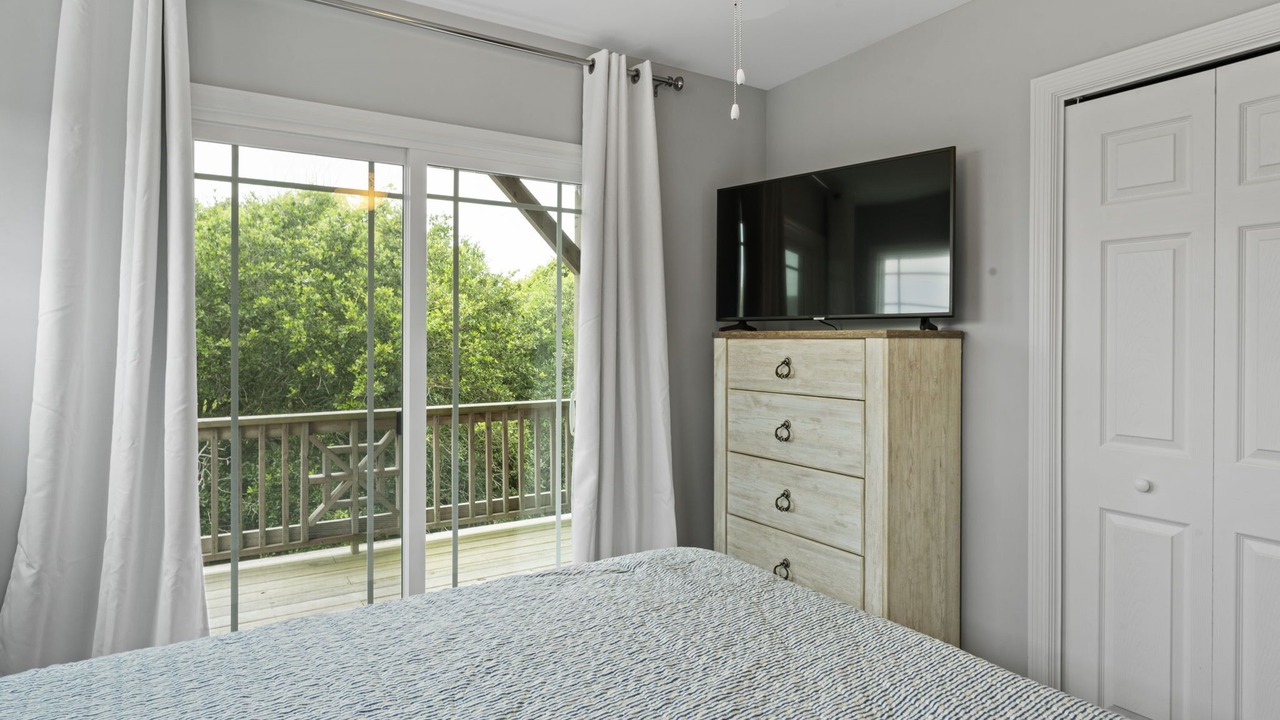 Photo of Bedroom in North Topsail Beach