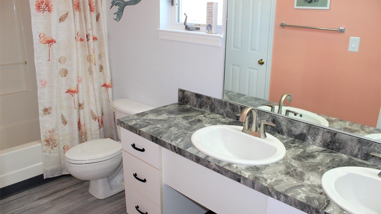 Photo of Bathroom in Manteo