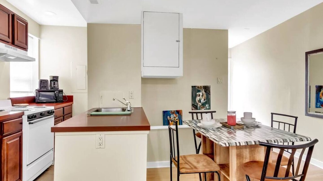 Photo of Kitchen in Graduate Hospital