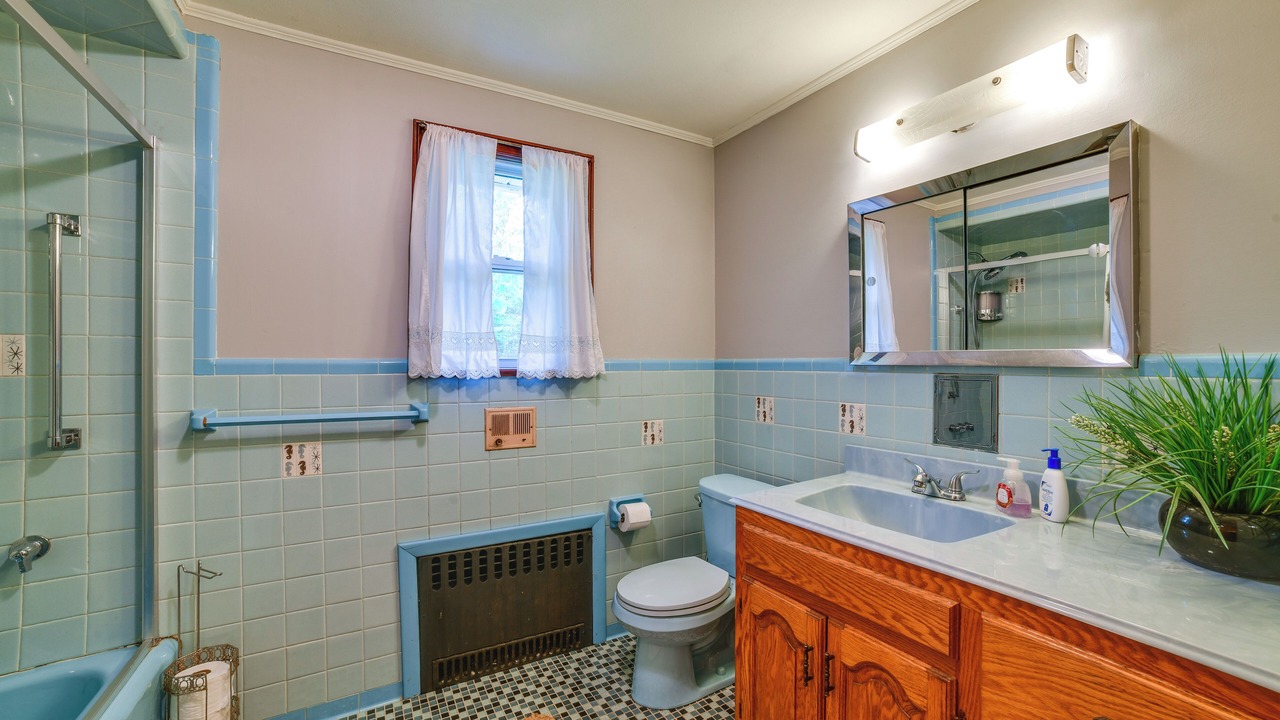 Photo of Bathroom in Roscoe