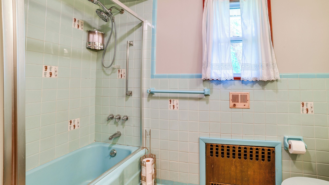 Photo of Bathroom in Roscoe