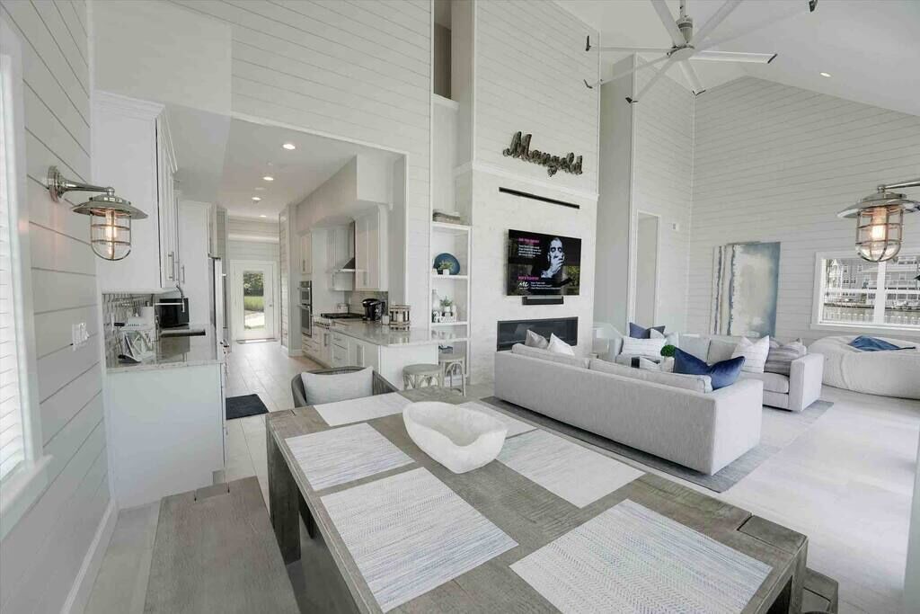Photo of Bedroom in Summit Station