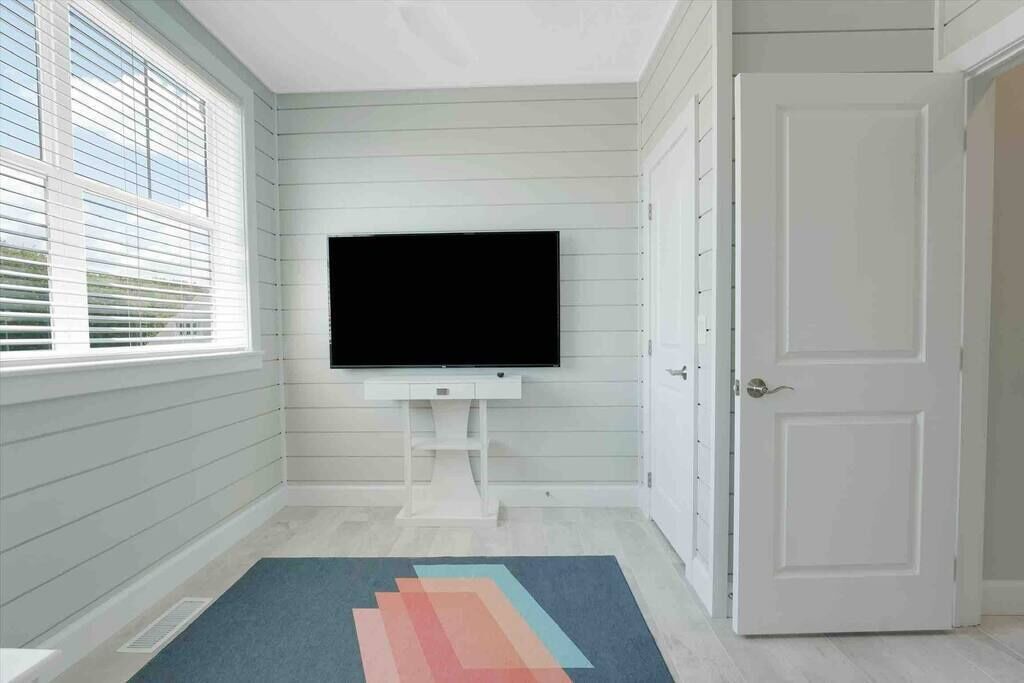 Photo of Bedroom in Summit Station