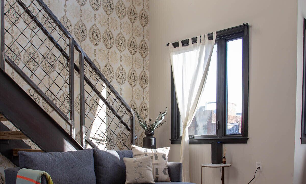 Photo of Livingroom in Center City