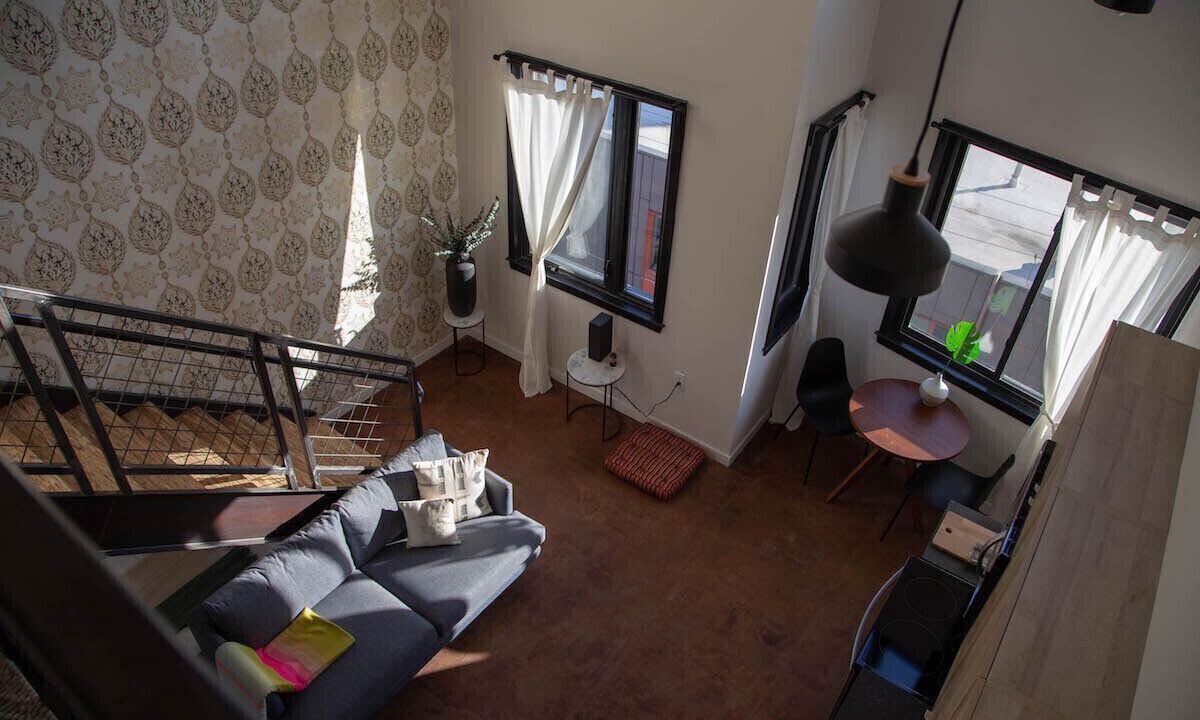 Photo of Livingroom in Center City