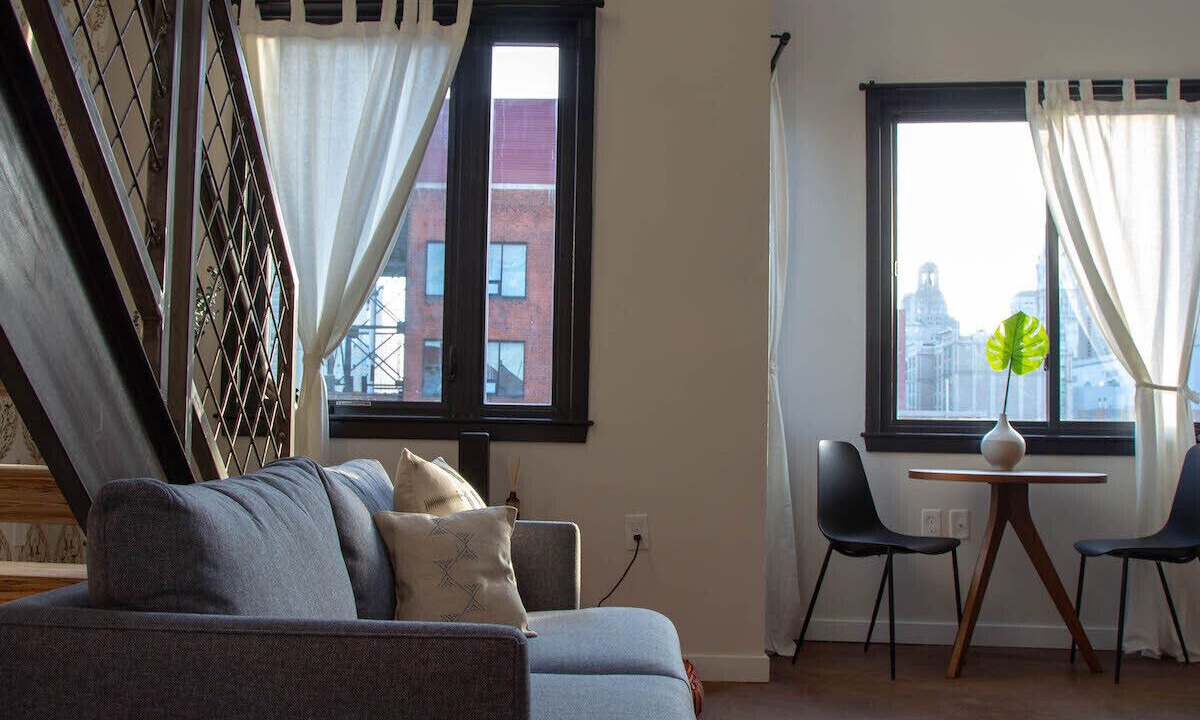 Photo of Livingroom in Center City