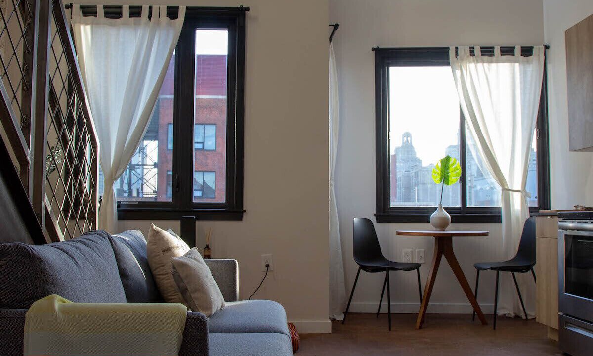 Photo of Livingroom in Center City