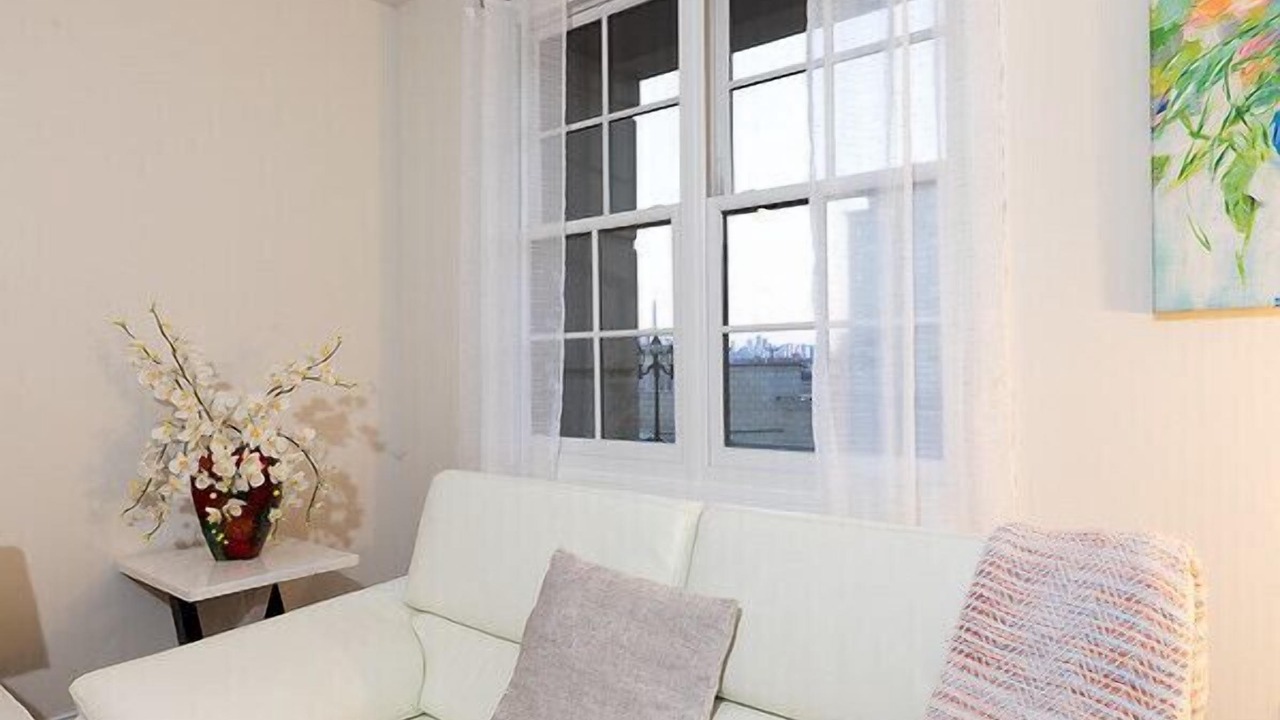 Photo of Livingroom in Edgewater
