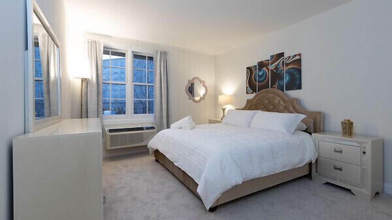 Photo of Bedroom in Edgewater