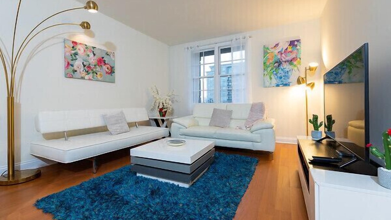 Photo of Livingroom in Edgewater