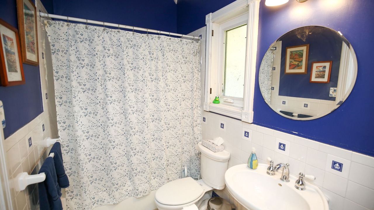 Photo of Bathroom in Brighton Heights