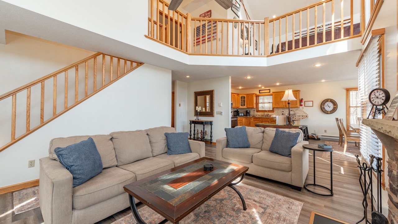 Photo of Livingroom in McHenry