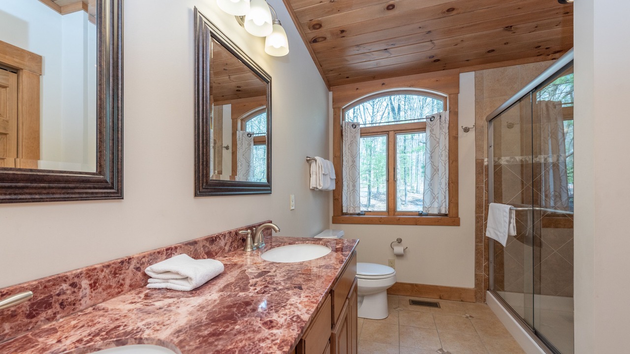 Photo of Bathroom in North Glade Hills