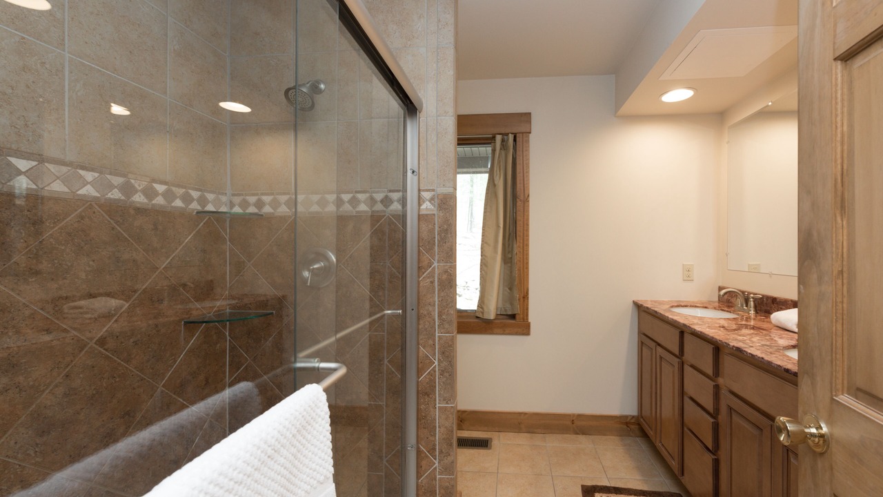 Photo of Bathroom in North Glade Hills