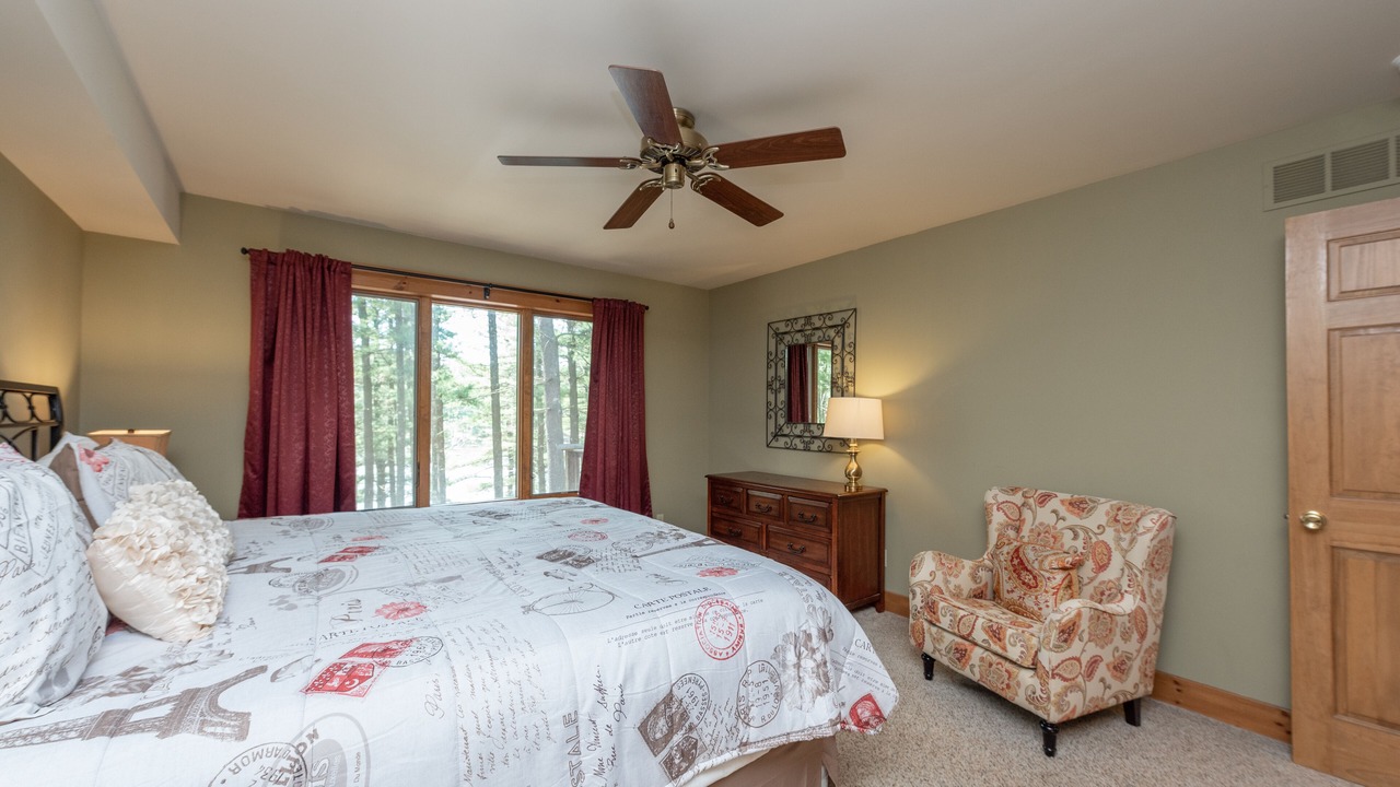 Photo of Bedroom in North Glade Hills