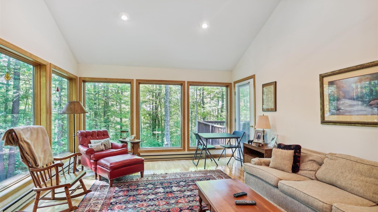 Photo of Livingroom in Old Timberline