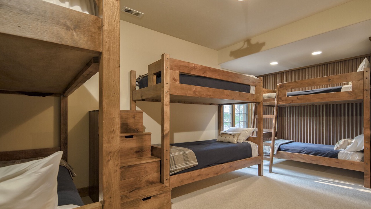 Photo of Bedroom in Victor