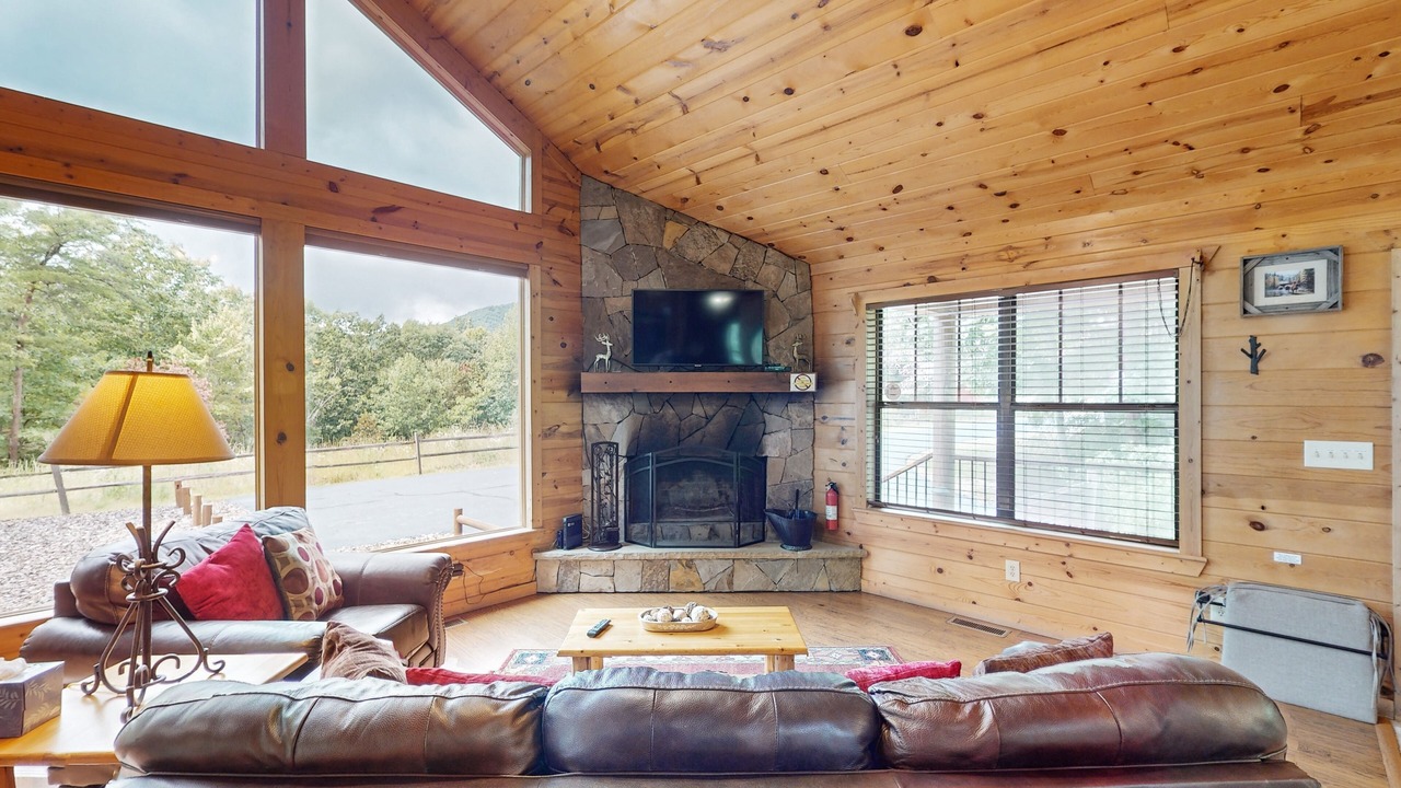 Photo of Livingroom in Sautee Nacoochee