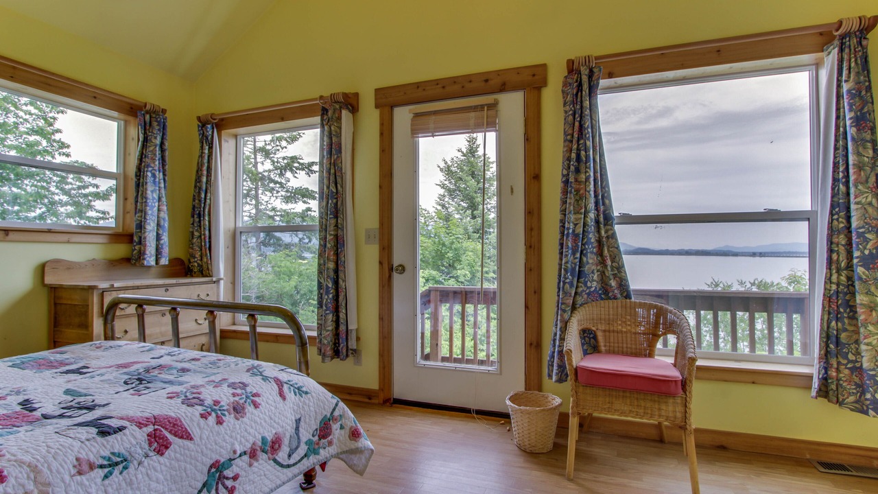 Photo of Bedroom in Sandpoint