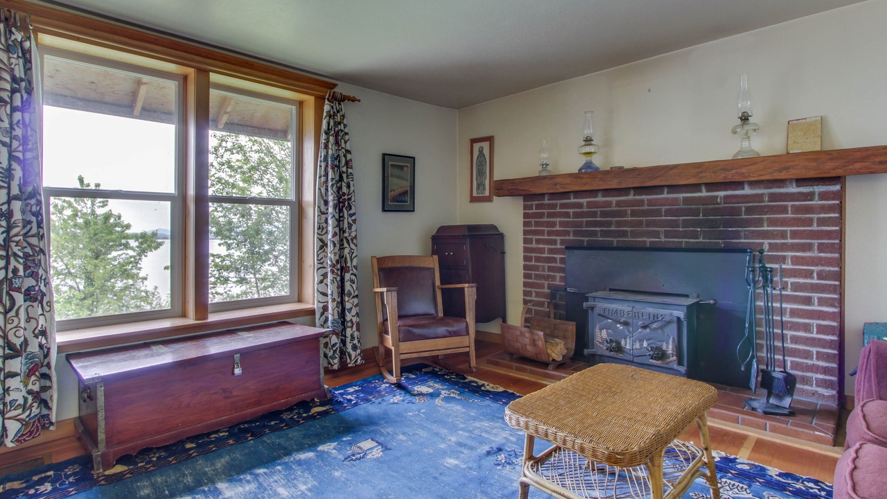 Photo of Livingroom in Sandpoint