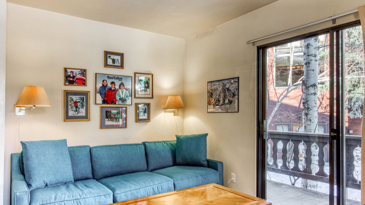 Photo of Livingroom in Warm Springs