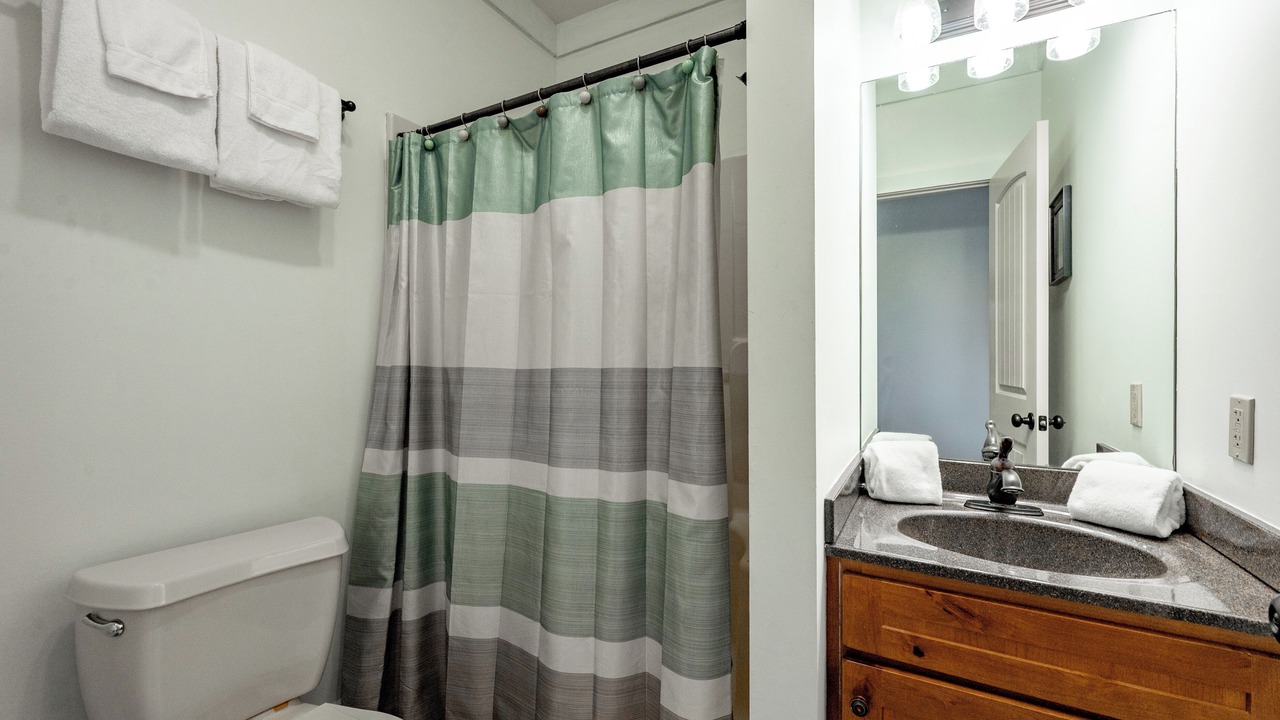 Photo of Bathroom in Waterfront Greens