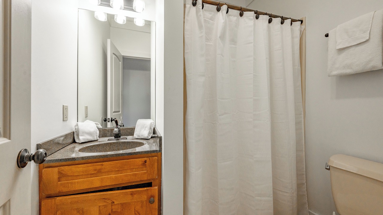 Photo of Bathroom in Waterfront Greens