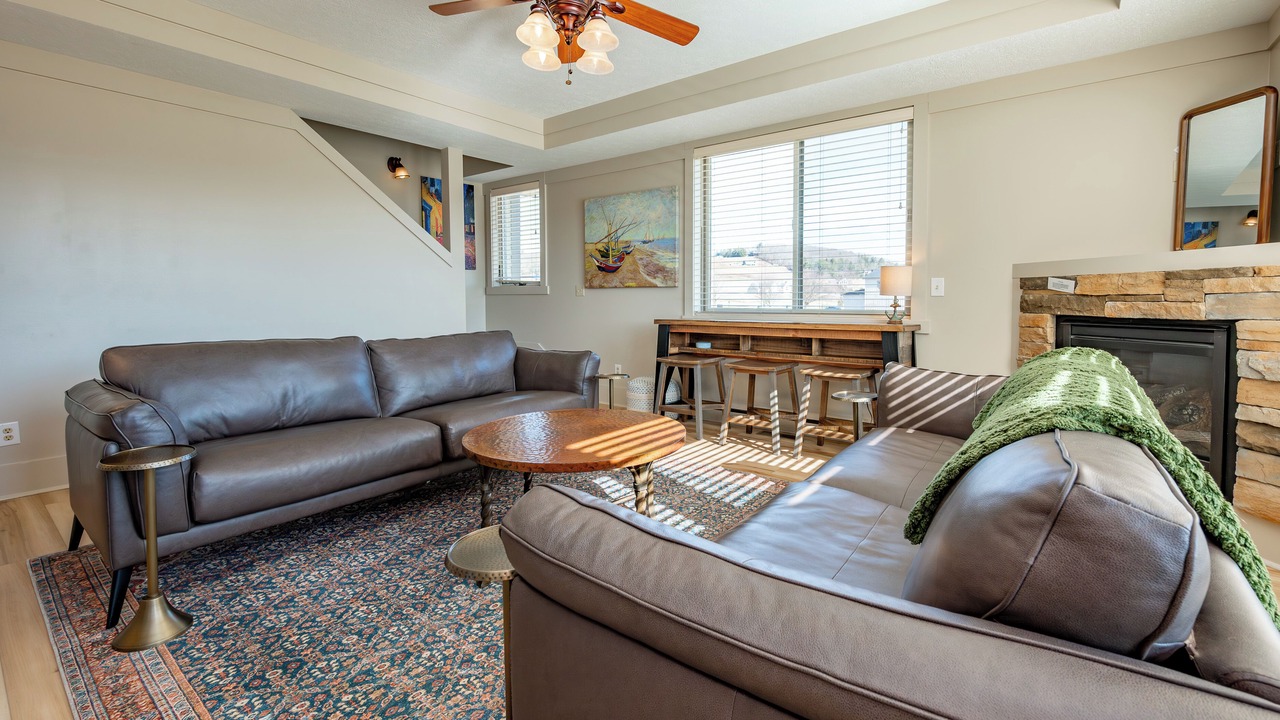 Photo of Livingroom in Waterfront Greens