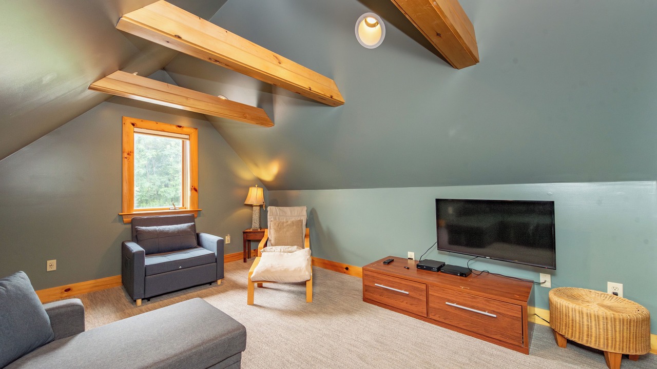 Photo of Livingroom in McHenry