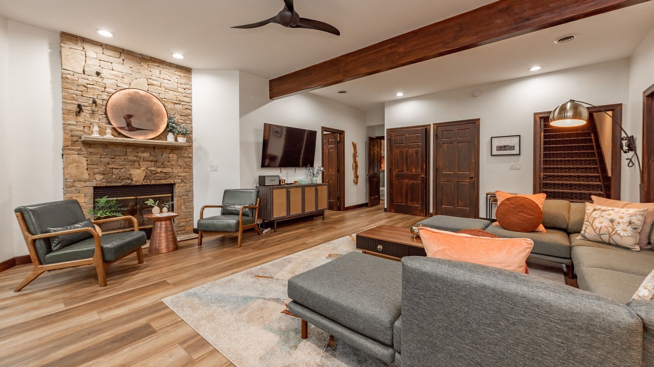 Photo of Livingroom in McHenry