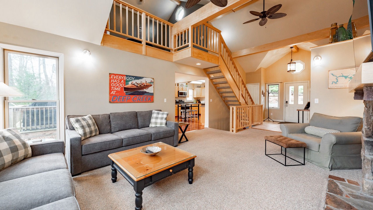 Photo of Livingroom in McHenry