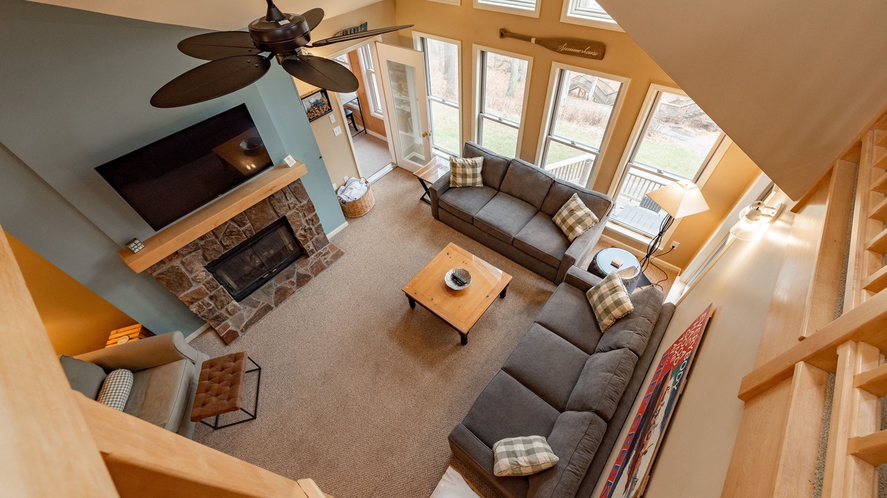Photo of Livingroom in McHenry
