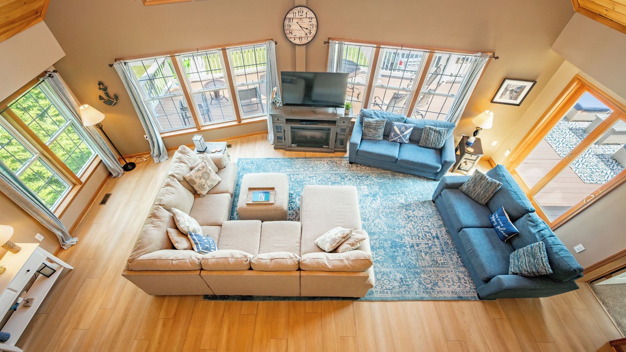 Photo of Livingroom in McHenry