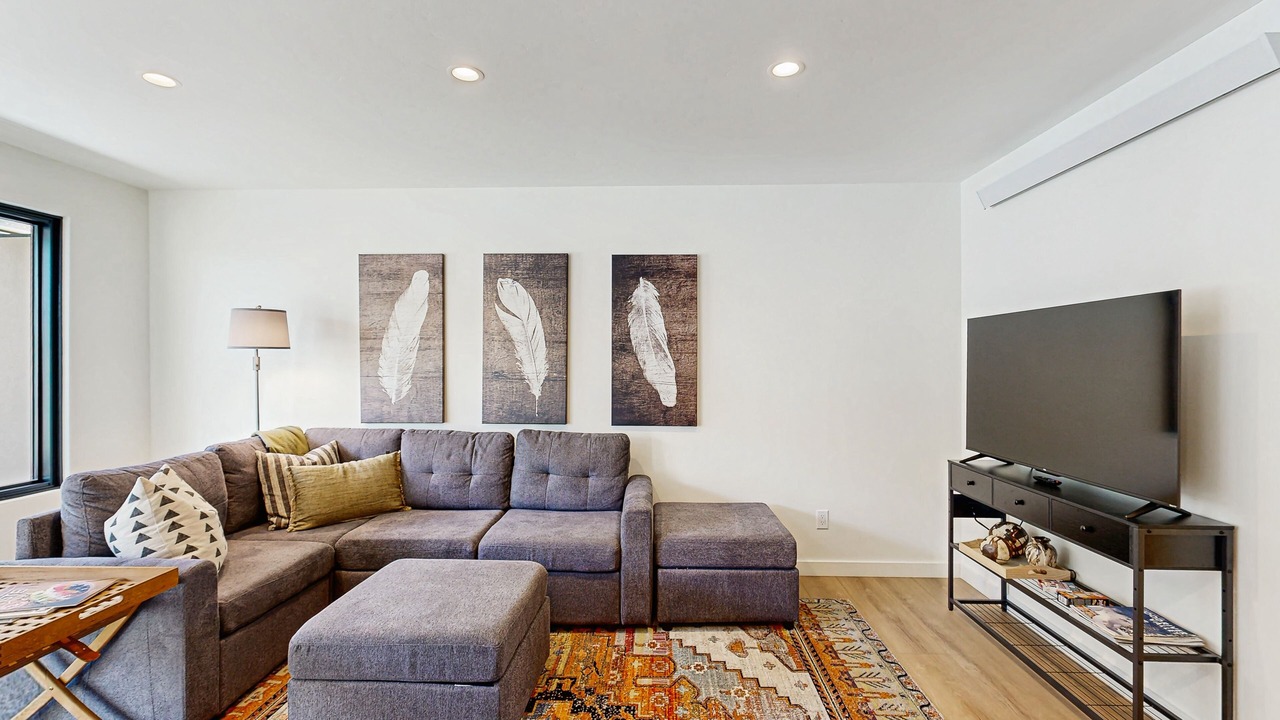 Photo of Livingroom in Warm Springs