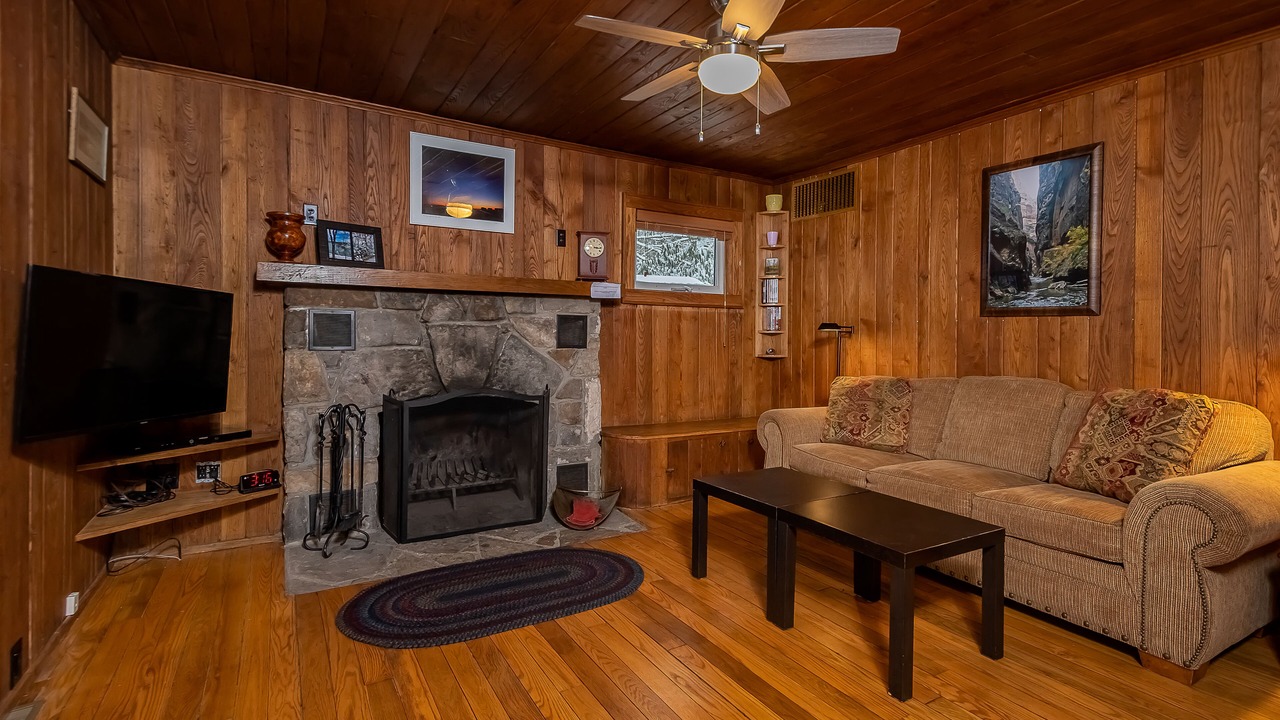 Photo of Bedroom in North Glade Hills