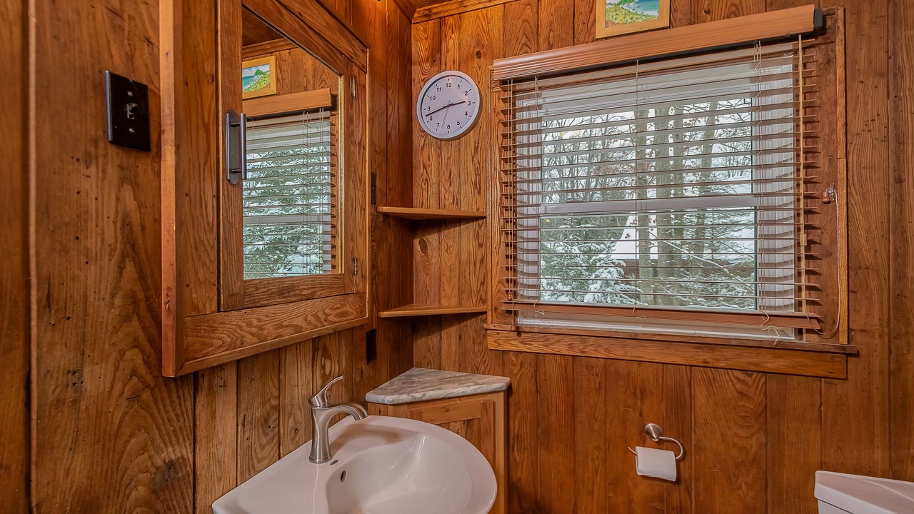 Photo of Bathroom in North Glade Hills