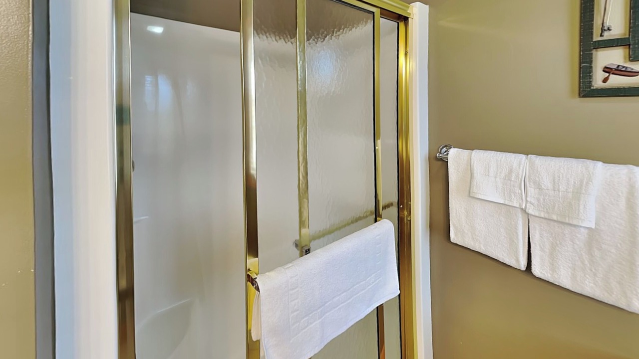 Photo of Bathroom in Waterfront Greens