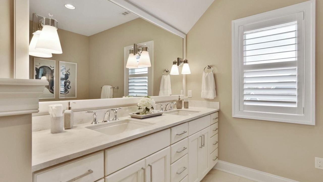 Photo of Bathroom in Long Neck