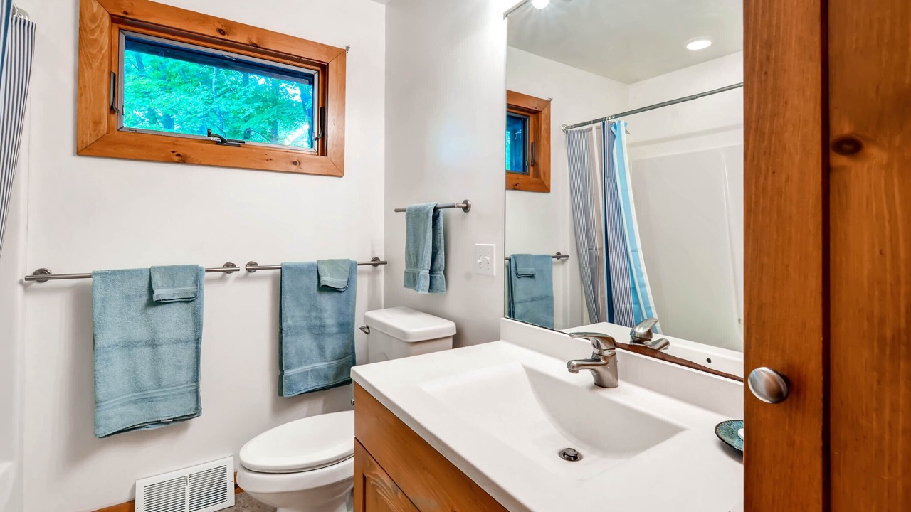 Photo of Bathroom in Highland Lakes