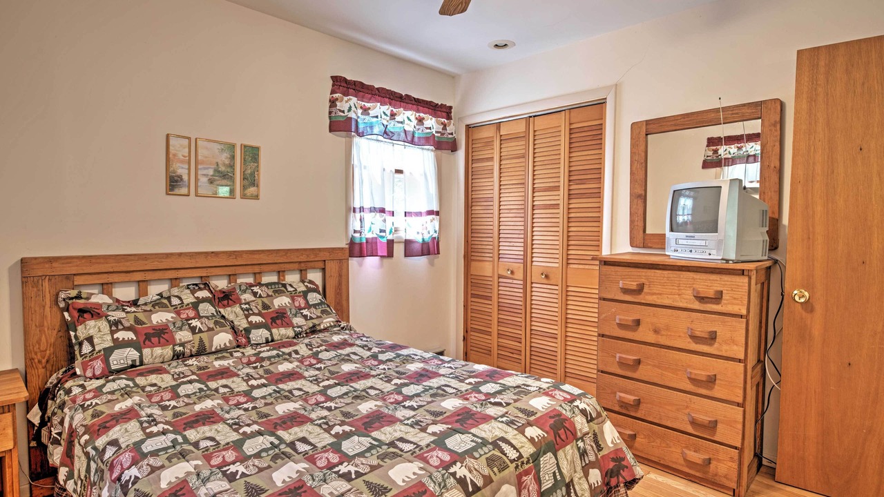 Photo of Bedroom in Pocono Lake
